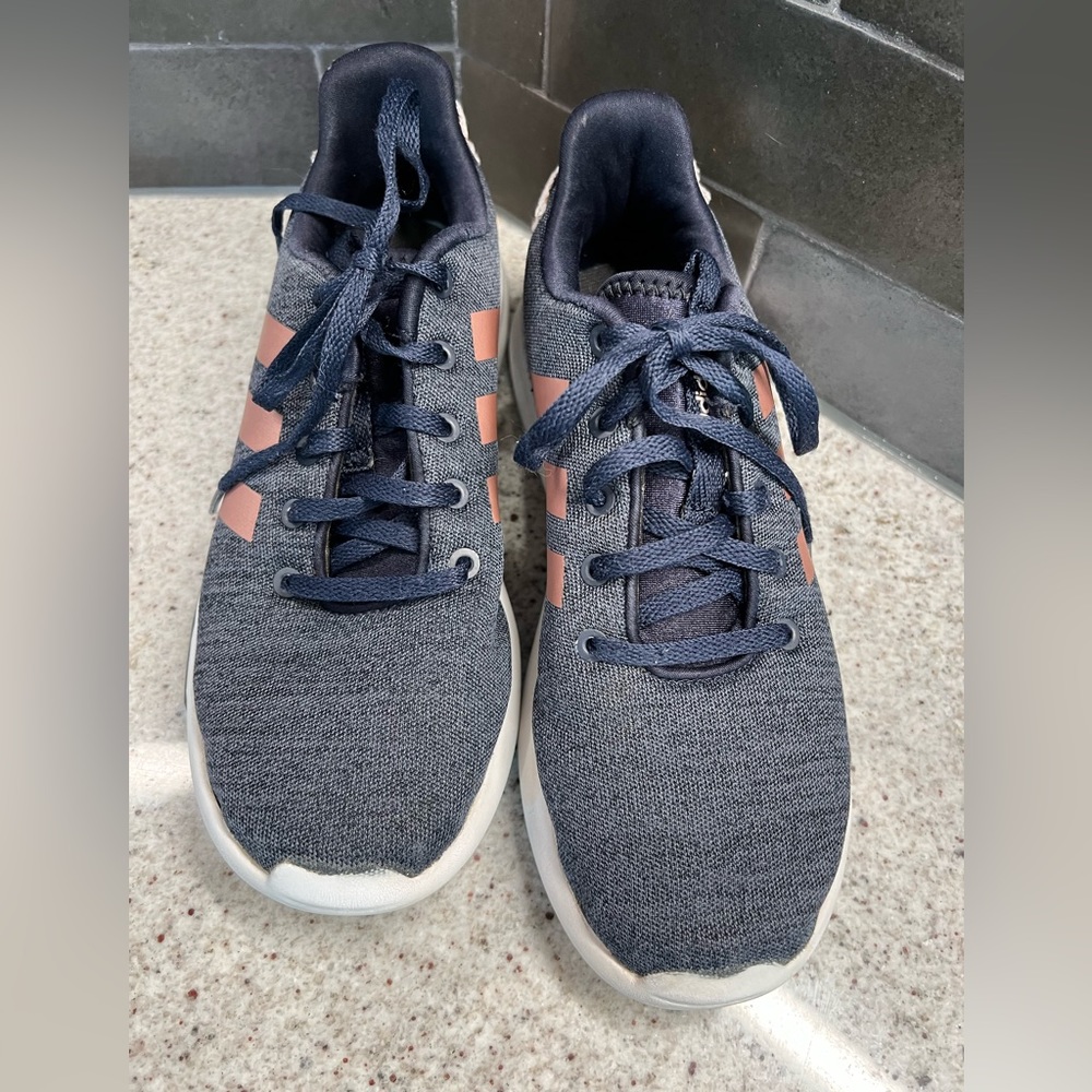 Girls Adidas Cloud Foam Shoes Size 4.5 - Picture 7 of 8